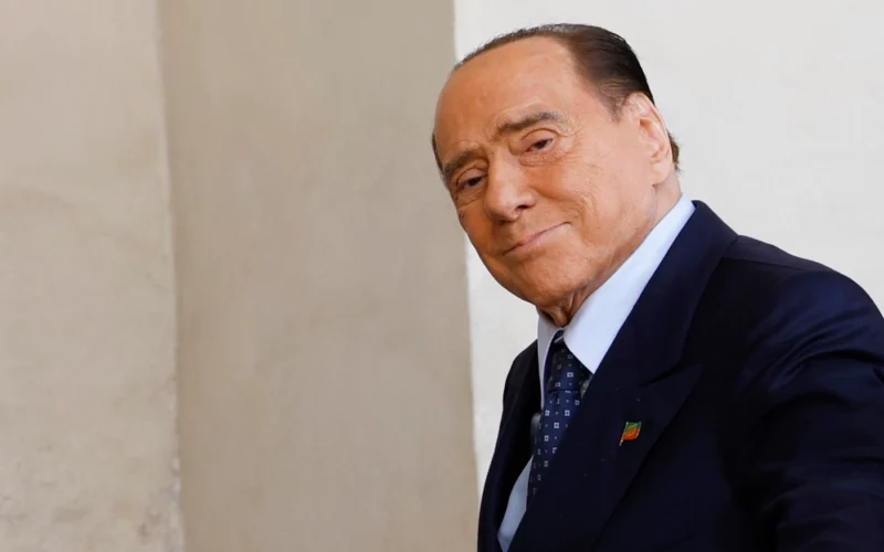 testamento Berlusconi eredità patrimonio figli